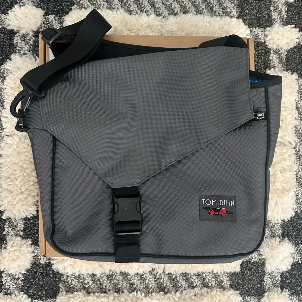 Like New Tom Bihn Makers Bag Gray/Blue Maker’s Messenger Bag Satchel Cafe